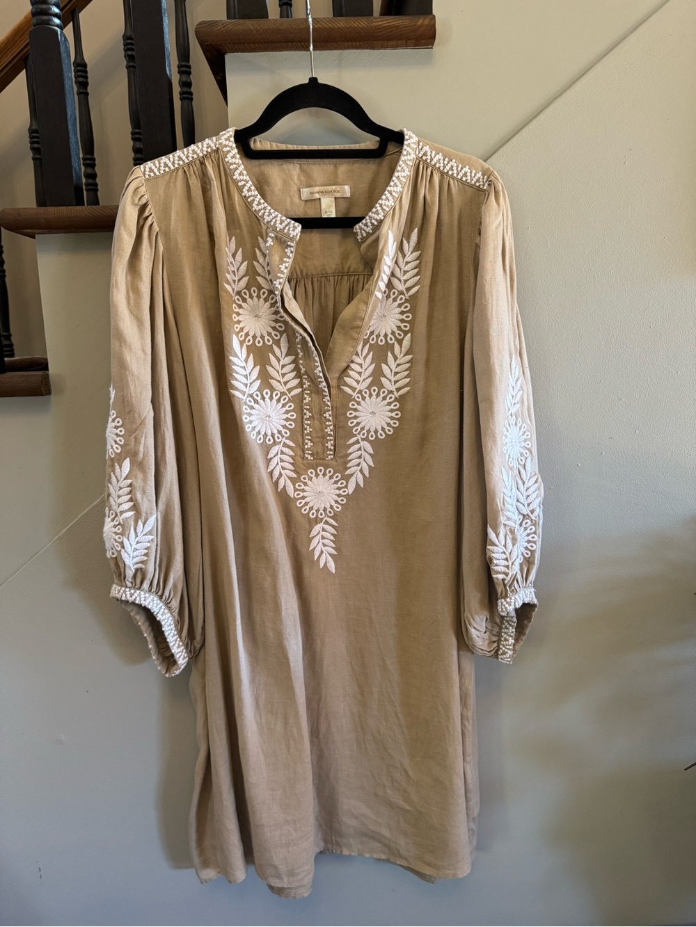 Banana Republic Beige Tunic Dress with White Embroidery